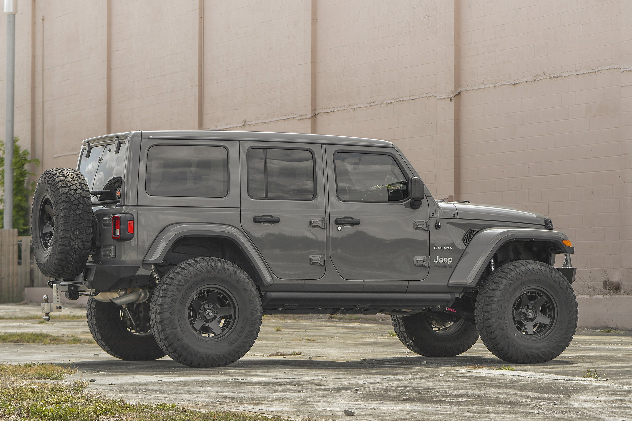 Overland Sector Atlas 17x9 -12 5x114.3/5x127mm 71.5mm Satin Black