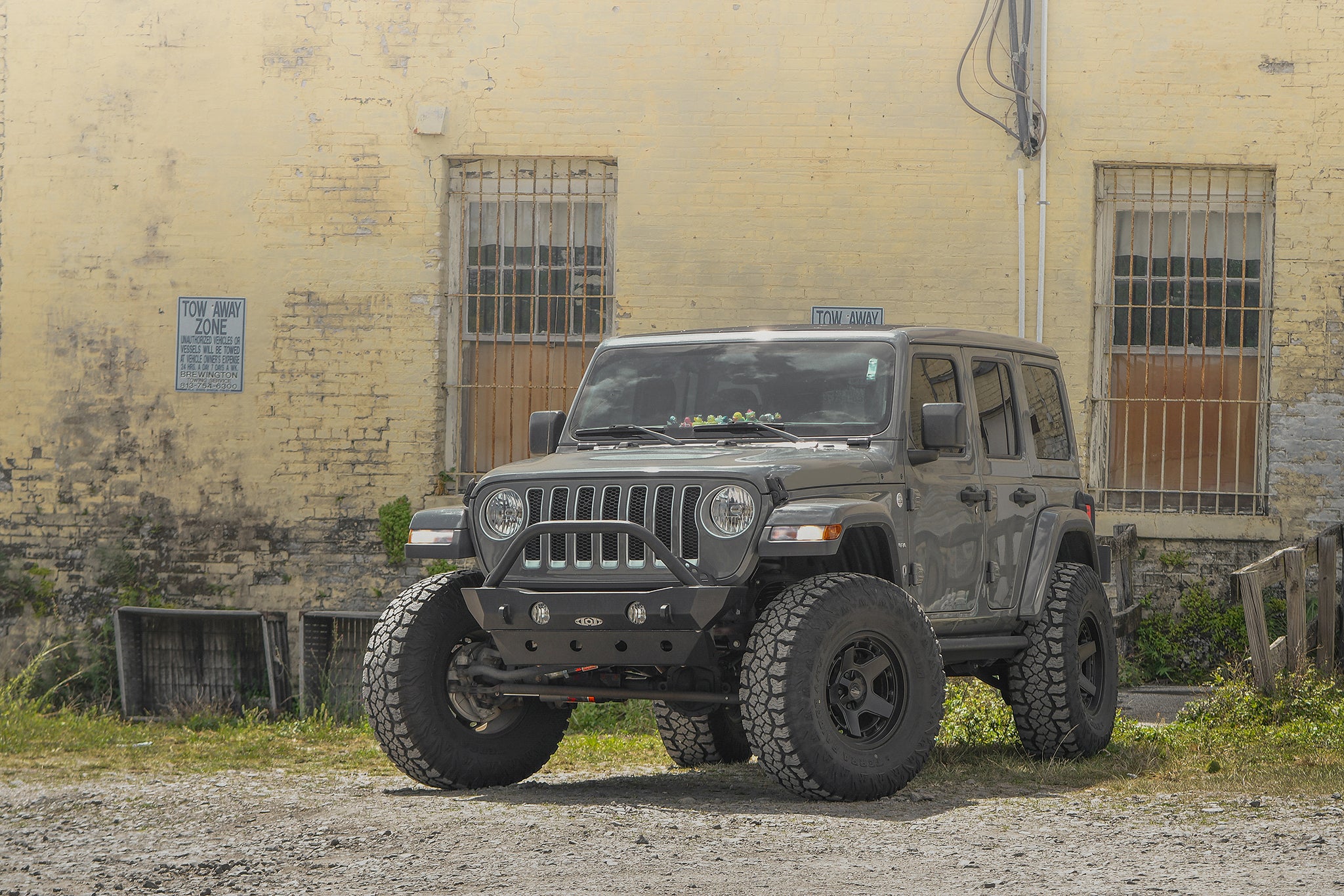 Overland Sector Atlas 17x9 -12 5x114.3/5x127mm 71.5mm Satin Black