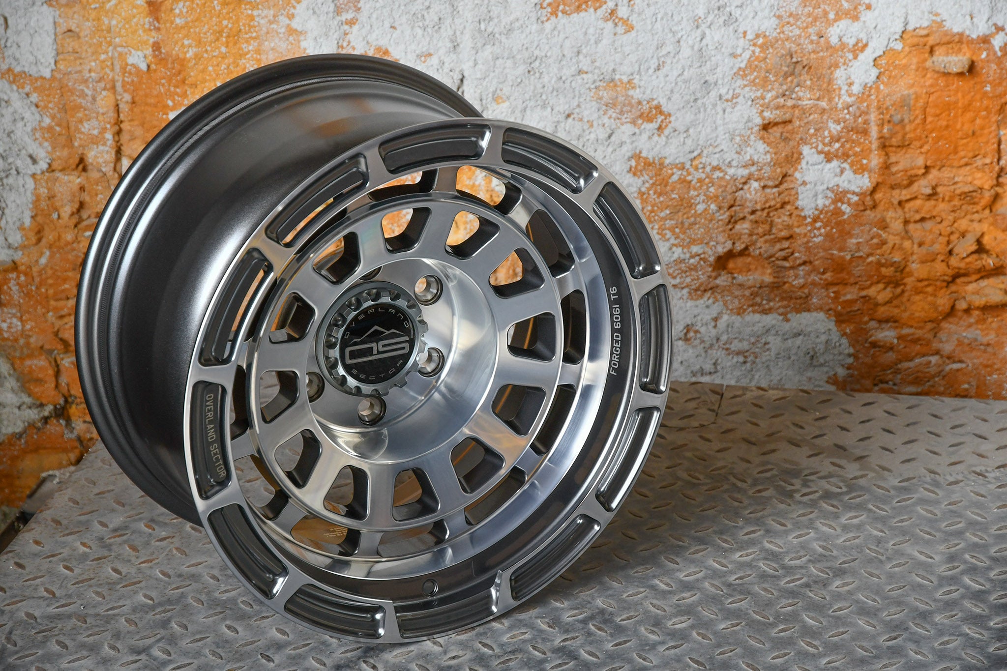 overland sector badlander gloss gunmetal machined face