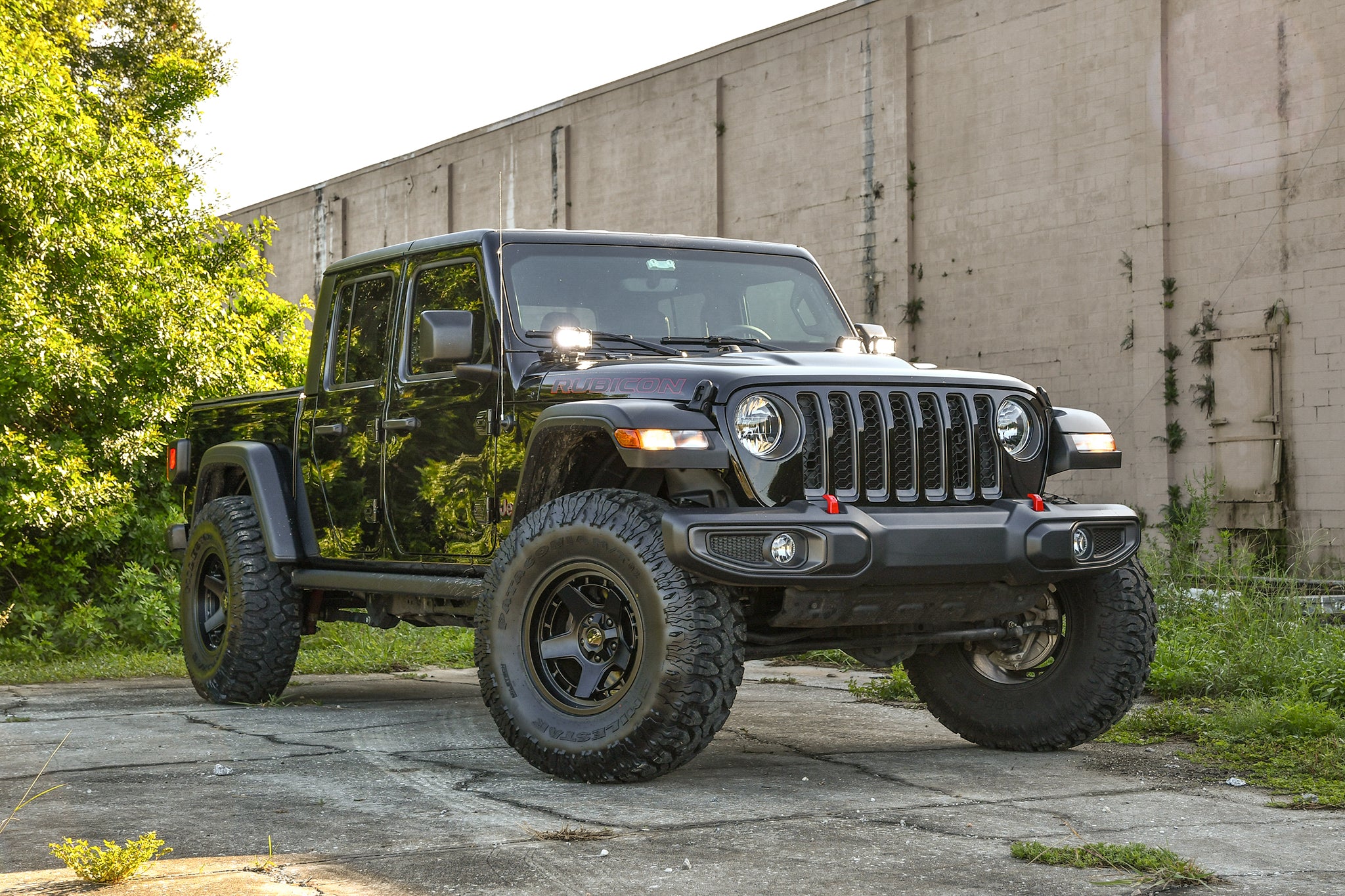 overland sector wheels jeep gladiaor rubicon on satin black 17x9 atlas wheels