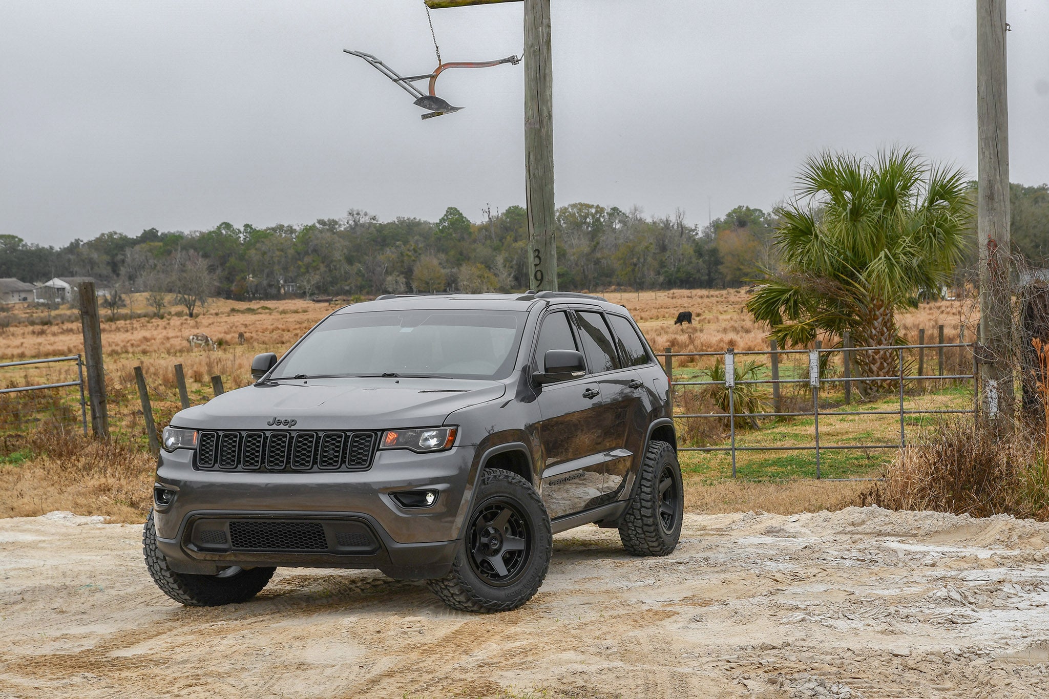 overland sector wheels jeep grand cherokee on 17x9 satin black atlas wheels in the country