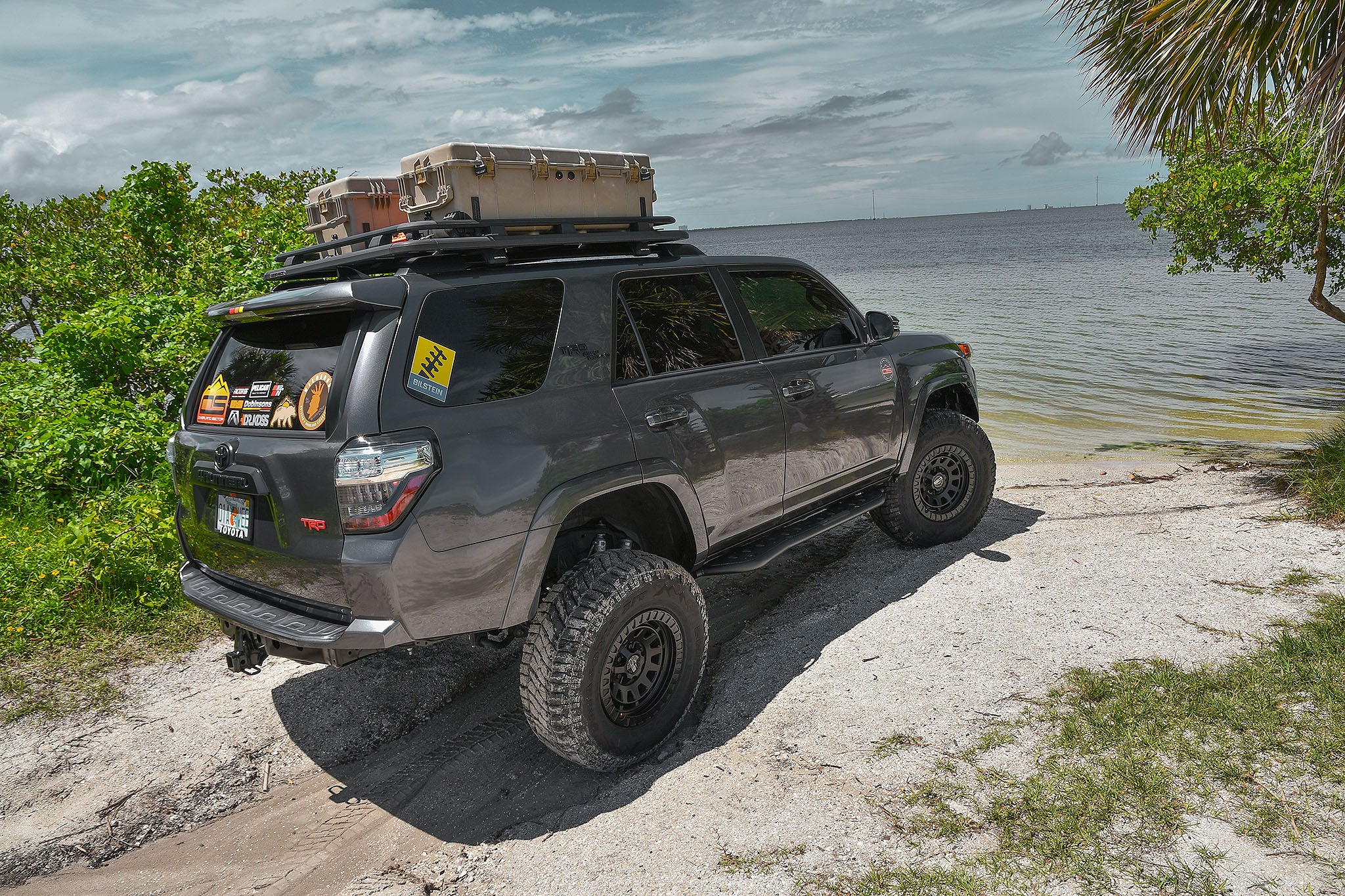 Overland Sector Venture 17x9 -12 6x135/6x139.7mm 106.2mm Satin Black