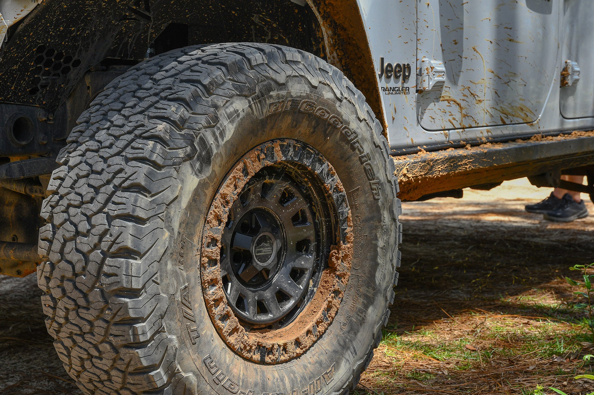 Overland Sector Venture 17x9 -12 6x135/6x139.7mm 106.2mm Satin Black