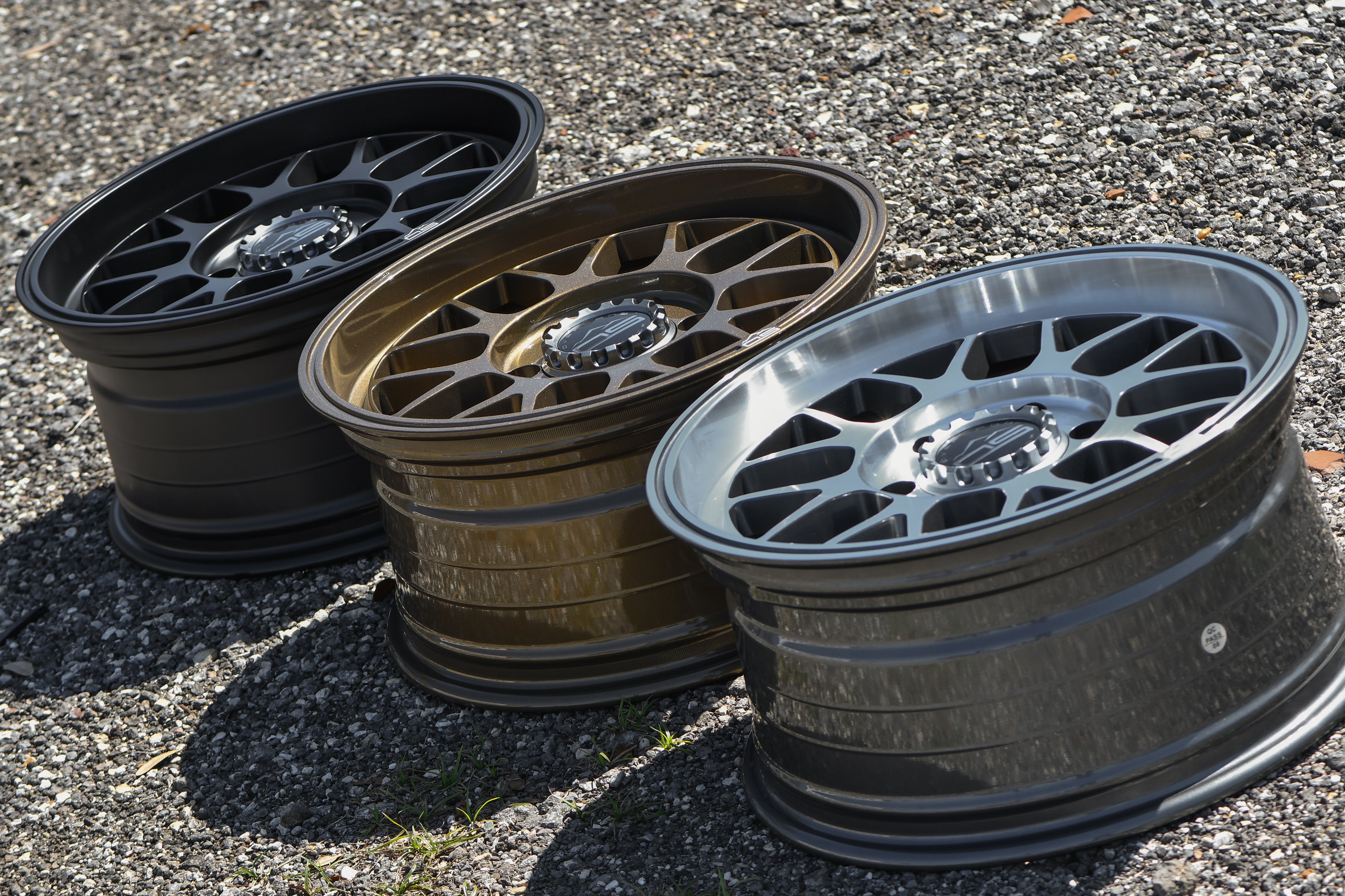 Overland Sector Hyperdrive Flow Formed 17x8.5 +25 5x108/5x114.3 73.1mm