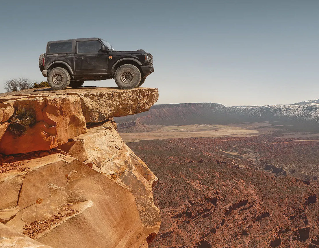 overland sector wheels ford bronco 2 door bronkowski moab top of the world off-roading suspension flexing clay dirt trail venture wheels